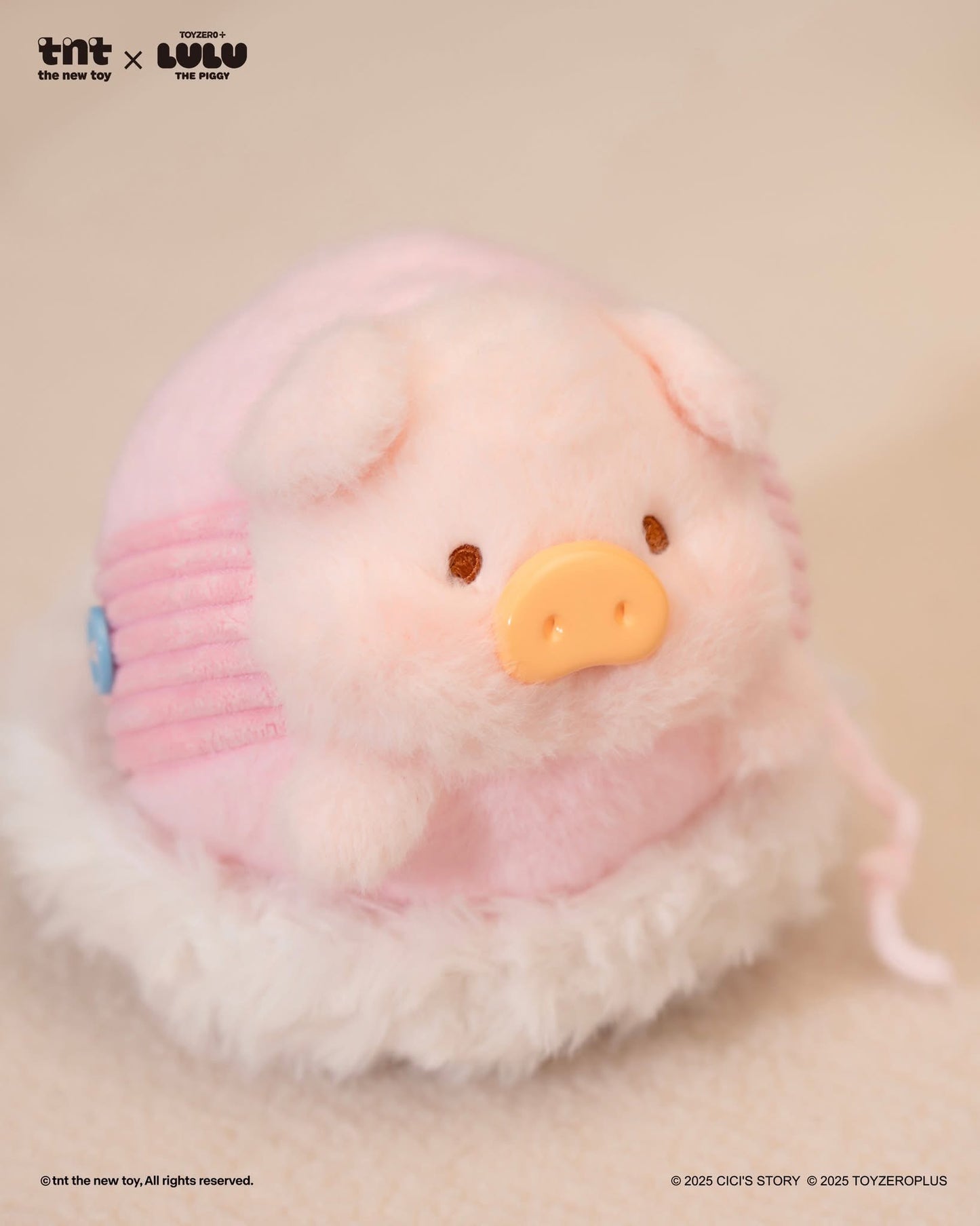 The TNTSPACE × LuLu the Piggy
Come Play Series Plush Pendant